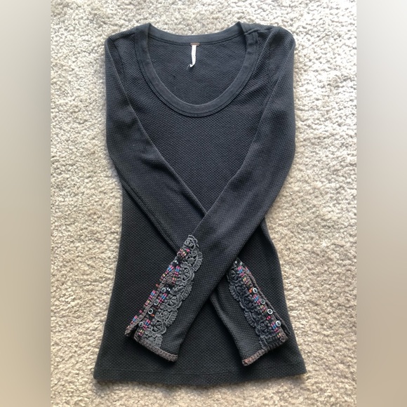Free People RARE Black Fiesta Cuff Thermal Top XS - Picture 5 of 14